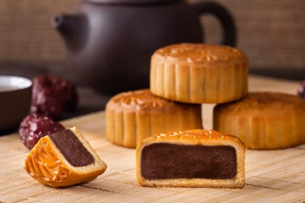 Bánh trung thu nhân đậu đỏ - Ảnh 3