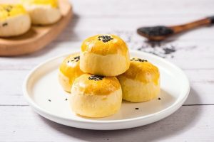 Bánh trung thu vỏ ngàn lớp nhân mochi khoai môn