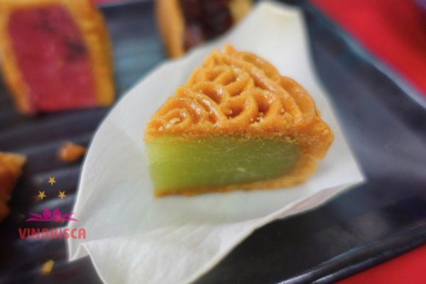 Bánh nướng nhân lá dứa - Ảnh 2