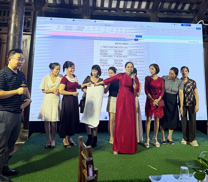 Trao giải cho đội chiến thắng